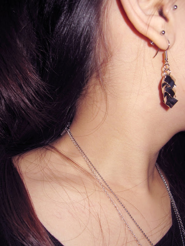 My most recent new Earrings :D title=