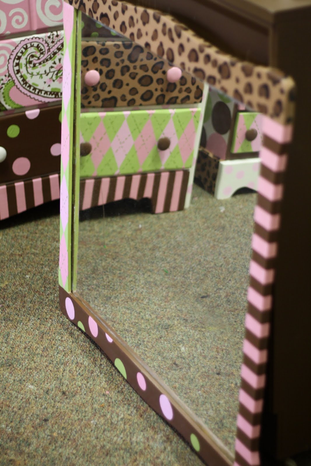 jjSparkles PAISLEY's nursery furniture