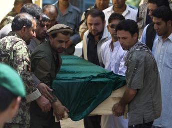 ریگی نیوز امروز صبح در جنوب غرب شهر کابل میان کوچی ها و هزاره ها جنگی صورت گرفت که با وجود دخالت پولیس باعث زخمی شدن یک تعداد و آتش سوزی خانه