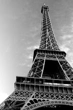 Eiffel Tower Picture Black White on Pictures Of Eiffel Tower Black And White Jpg