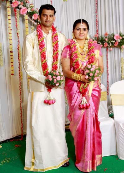 Wedding Photos on Malayalam Actress Suja Karthika Wedding Photos And Marriage Stills Of