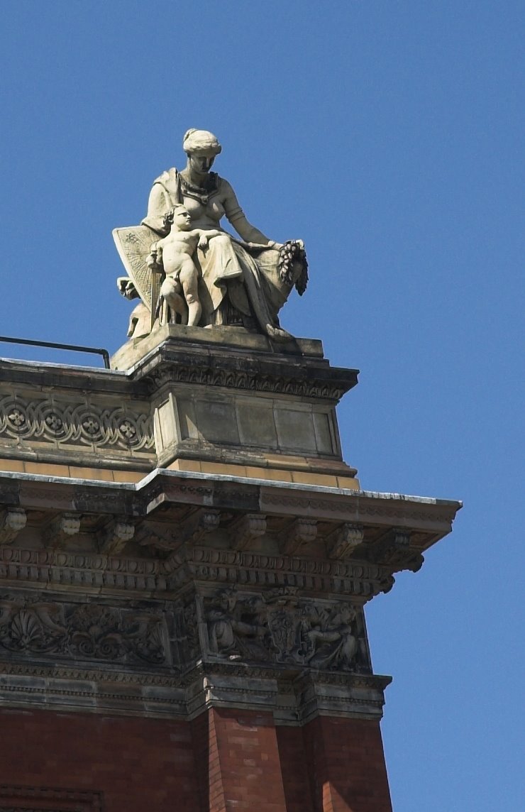 [London-2008-V-and-A-right-Robert_Mileham-01.jpg]