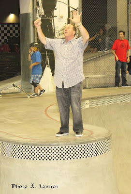 Steve Van Doren waving to the crowd at Vans Skate park. The practice is over guys. It's over!