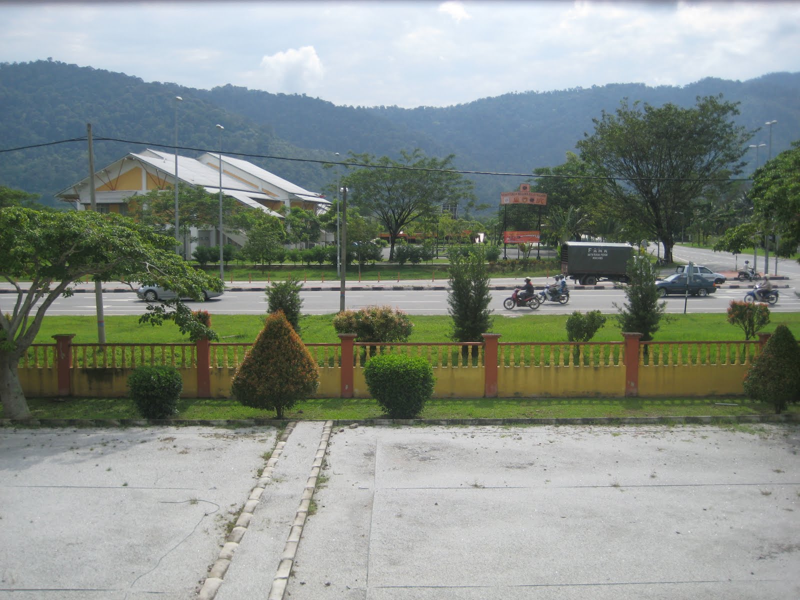 [IMG_3299.JPG]