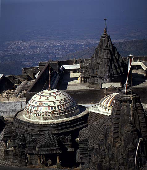 [Girnar+Temples+India.jpg]