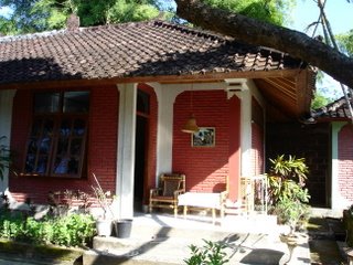 [angsoka-hotel-bali-1.JPG]