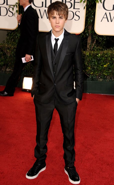 justin bieber golden globes red carpet