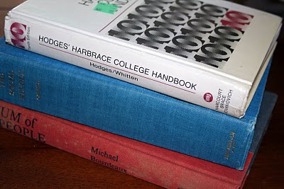 libros viejos, pie de lámpara de noche original y barato, reciclar, hecho a mano