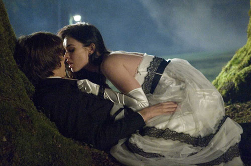 [jennifers_body_make_out.jpg]
