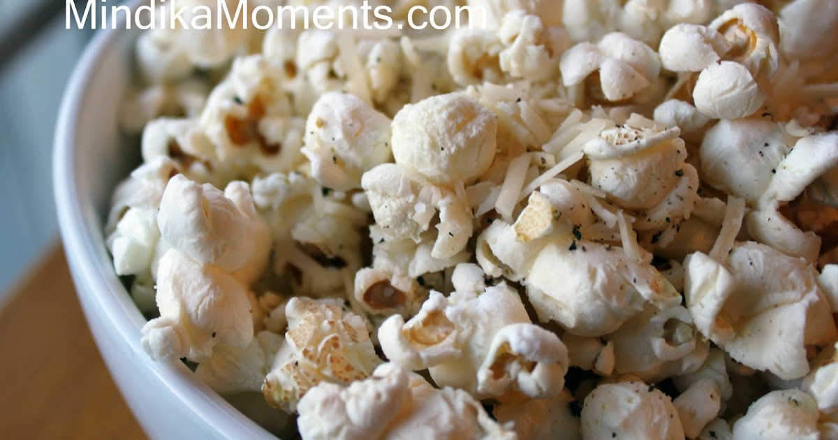 Mindika Moments OLIVE OIL PARMESAN BLACK PEPPER POPCORN