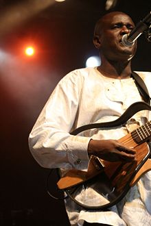 [220px-Ismael_Lo.jpg]