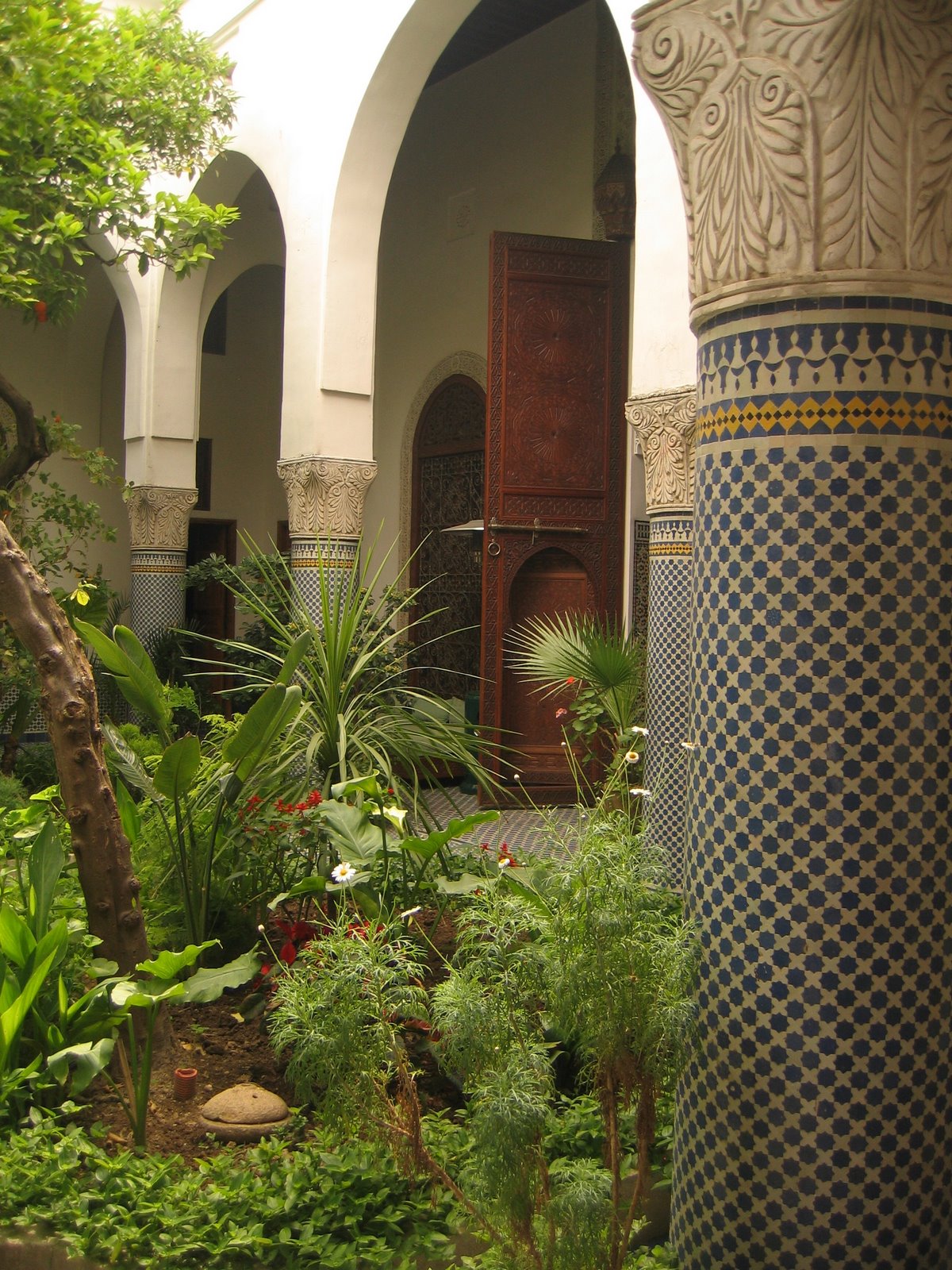 [Riad+Alami+courtyard+3.JPG]