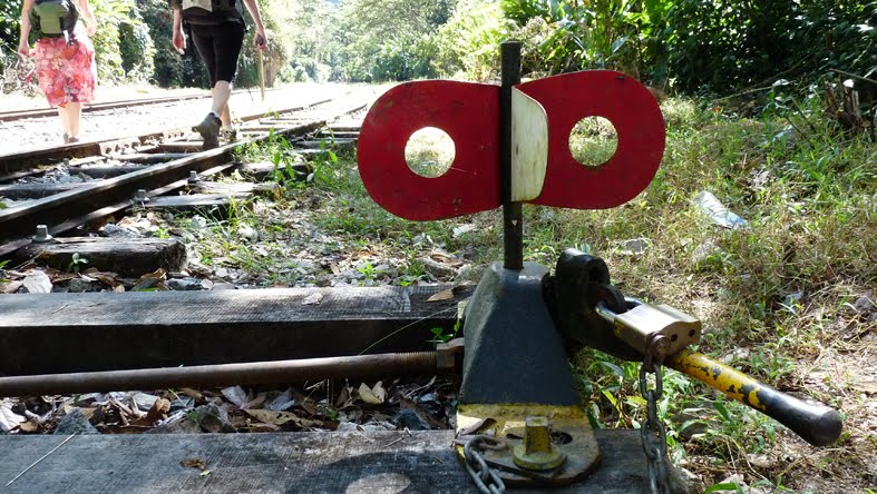 [10rail.jpg]