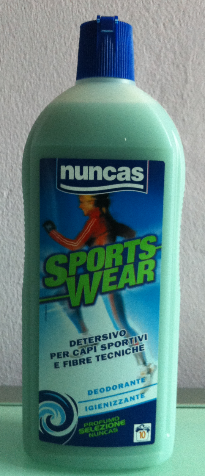 MISCELLANEOUS THOUGHTS: Lavaggio capi sportivi