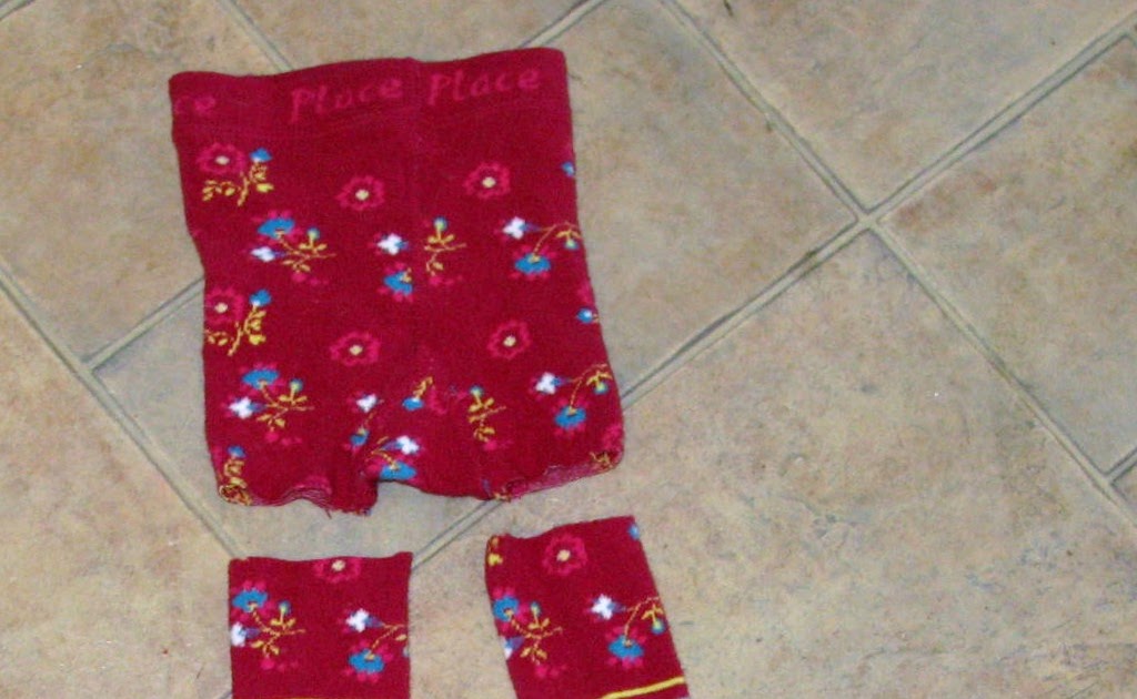 Living Creatively Turn tights into knee or thigh highs