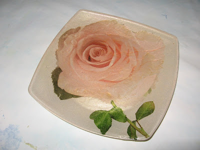 prato em vidro com decoupage