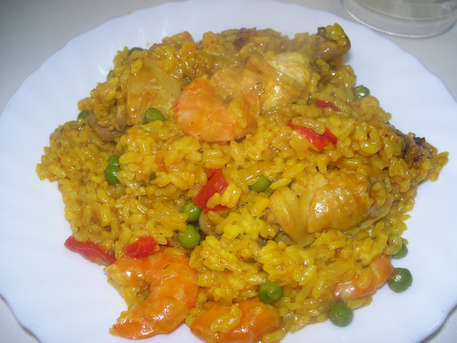 UN POCO DE TODO PAELLA MIXTA