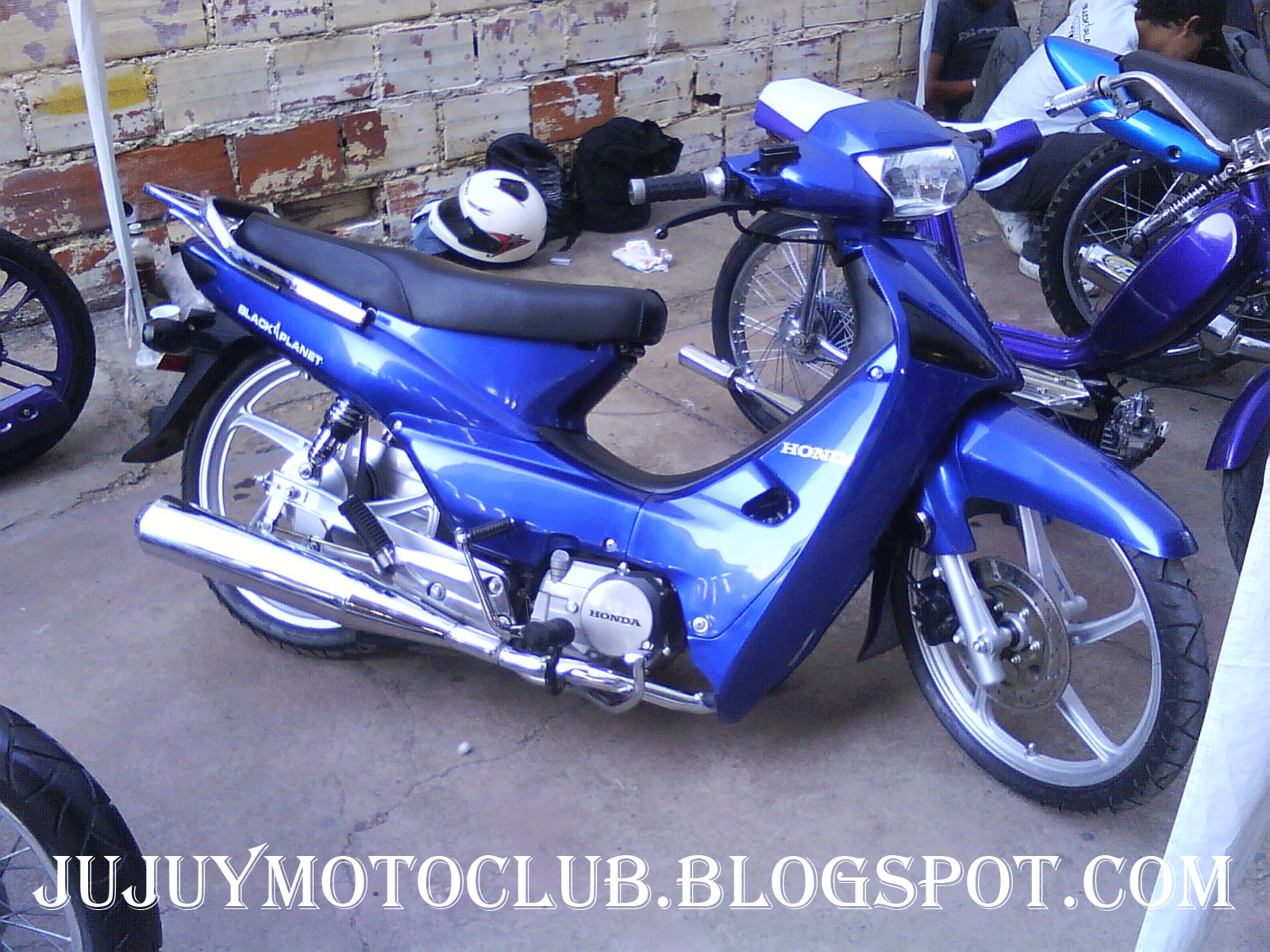 http://4.bp.blogspot.com/_H4s7CbQVBGM/TD9rllQYaYI/AAAAAAAAAWw/b5OlaXTJWsg/s1600/DSC00850.gif