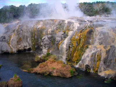 Yellow sulphur stained rocks