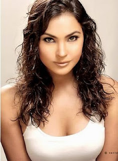 Hot Lara Dutta Photo, Bollywood Actress Bikini Photo