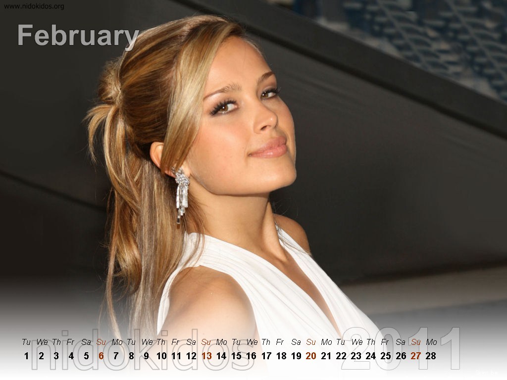 http://4.bp.blogspot.com/_H8Y9XEQXkGo/TRrXIjBFoyI/AAAAAAAAMig/DRfeKERcEM0/s1600/Petra%2BNemcova%2BDeskop%2BCalendar%2B2011-2.jpg