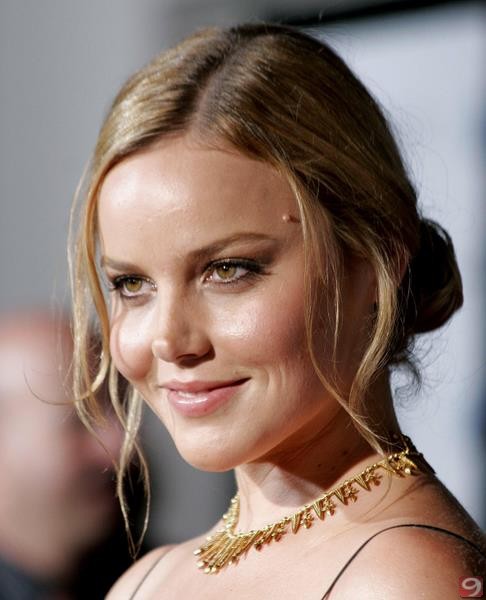 http://4.bp.blogspot.com/_H8Y9XEQXkGo/TUGYB9HZ8BI/AAAAAAAAM5U/Y36-Ih1fdXM/s1600/Hollywood+Actress+Abbie+Cornish+Photos-2.jpg
