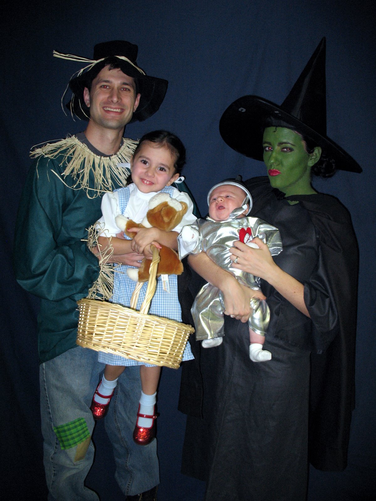 20 DIY Family Halloween Costumes that will save money, look amazing, and still let your family have a lot of fun!