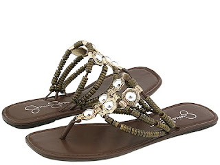 http://4.bp.blogspot.com/_HAsOPS64irU/SfBVHyfGL8I/AAAAAAAAAOU/AnzLXDfULAU/s320/jessica-simpson-carsi-sandal.jpg