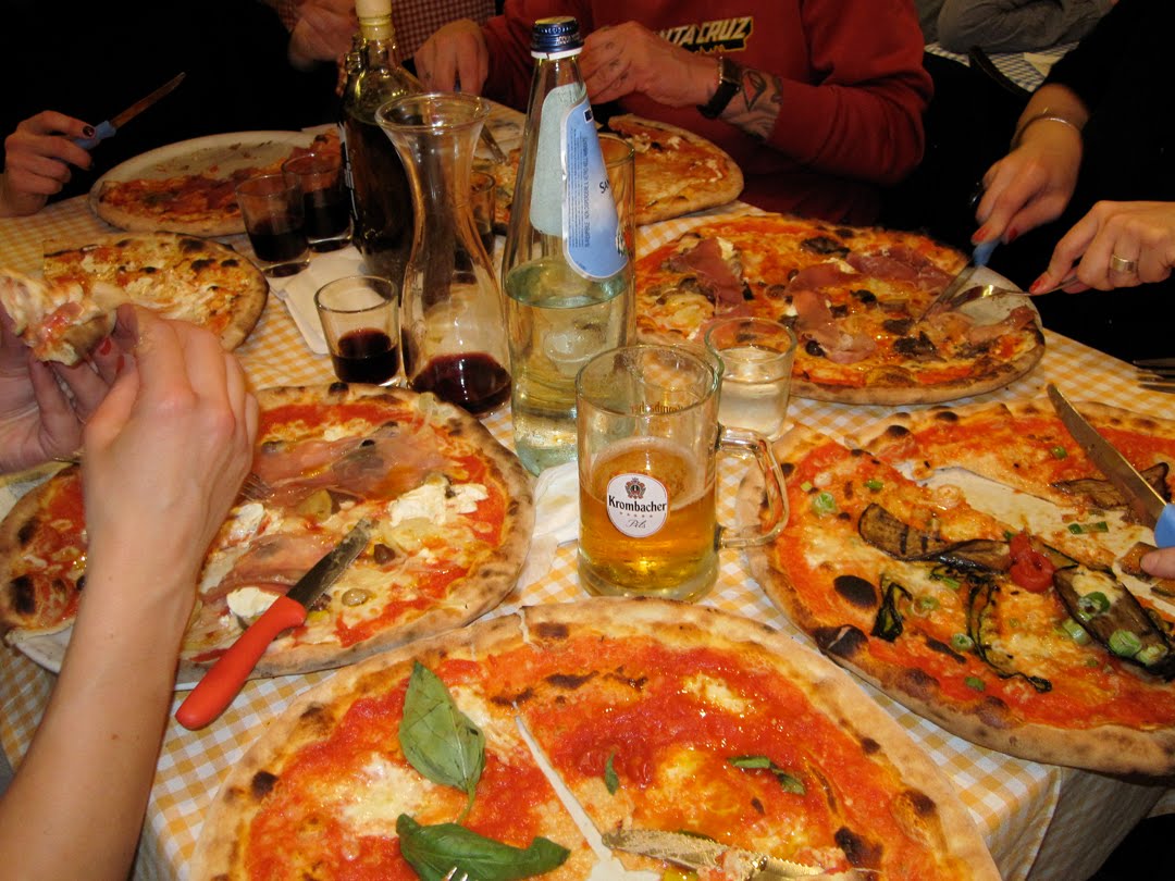 [Germany+0210+17_il_ritrovo_pizza.JPG]