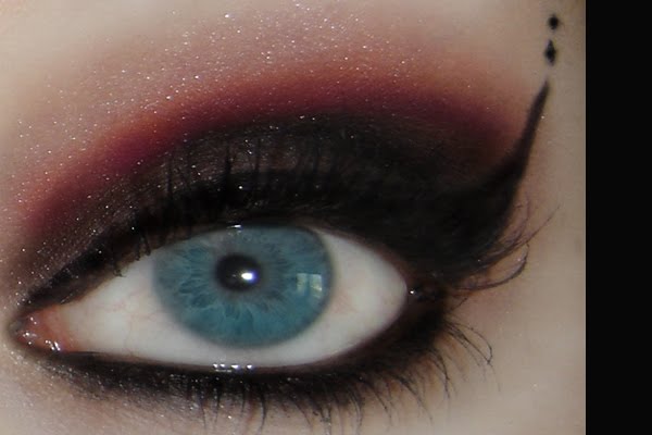 pictures of gothic makeup. gothic makeup designs. pictures of gothic makeup.