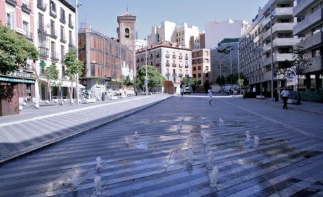 [Plaza+De+La+Luna+via+landezine5.jpg]