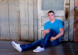 senior pictures poses and examples of boys