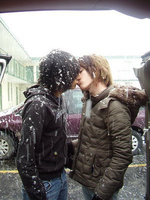 emo boys kissing girls. emo emo boys kissing emo boys. emo boys kissing girls. emo