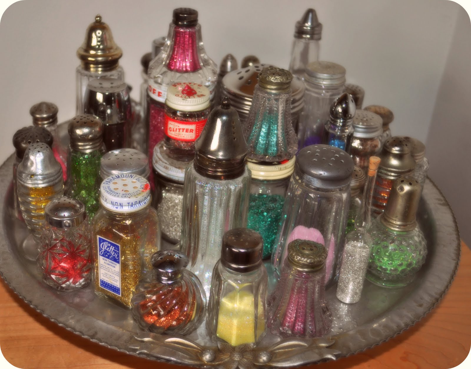 creative glitter storage from ribbon, glitter, and glue Little Birdie