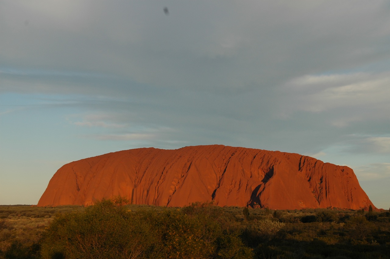 [ayers_rock.jpg]