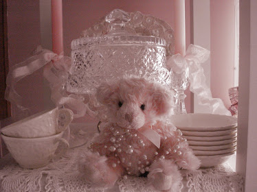 Crystal pedestal plate