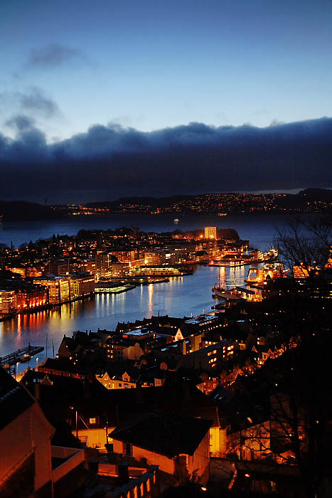 [Bergen_night.jpg]