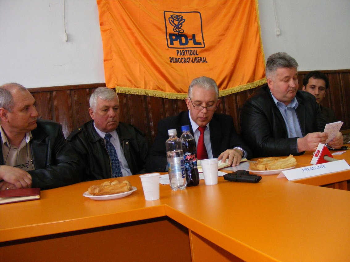 [Conf+presa+29+februarie+2008+1.jpg]