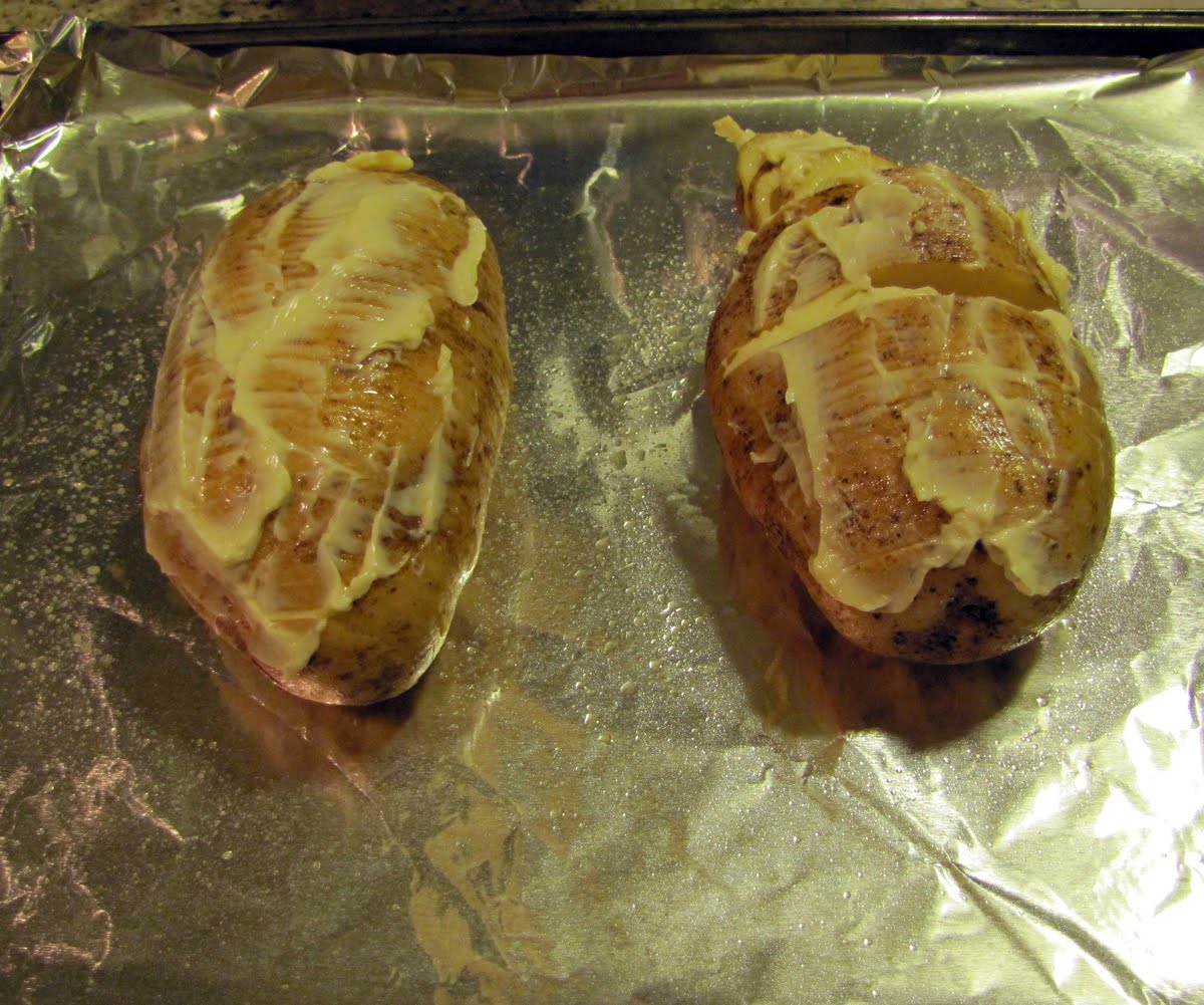 Smells Like Food in Here Russet Baked Potato Fans aka Hasselback Potatoes