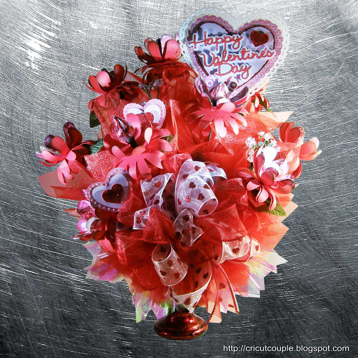 Cricut Couple Cricut Circle Magazine Challenge Kiss Arrangement...