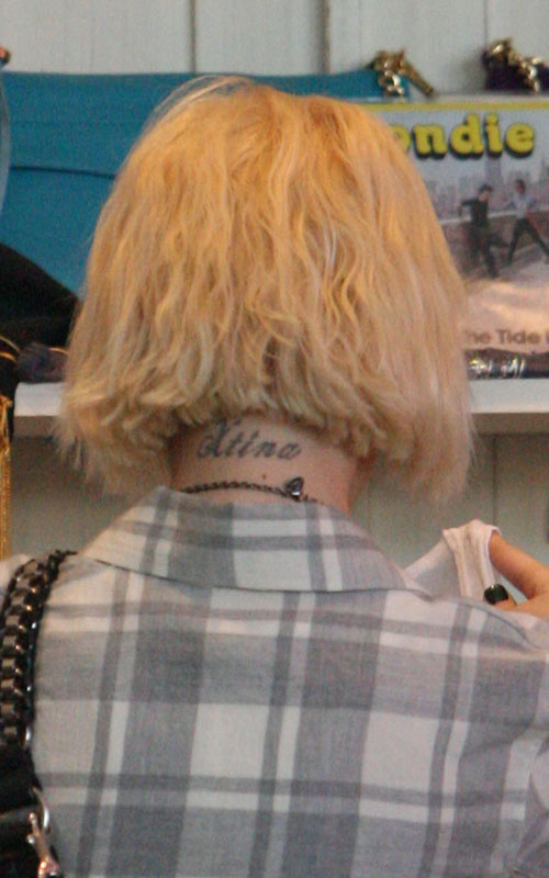 [christina-aguilera-tattoo-back+neck.jpg]