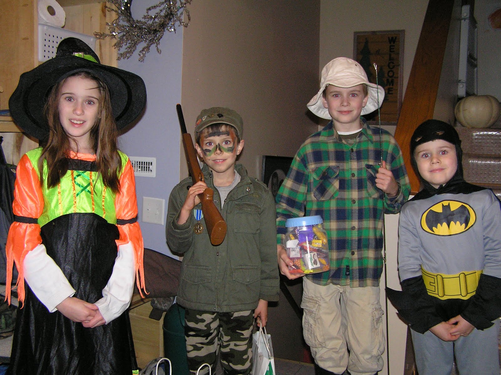 [Halloween+09+020.jpg]