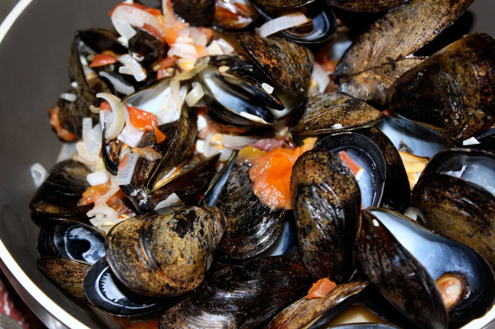 Quick White Wine Mussels The Carnivore and the Vegetarian