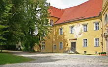 Hauptburg, Schlosshof