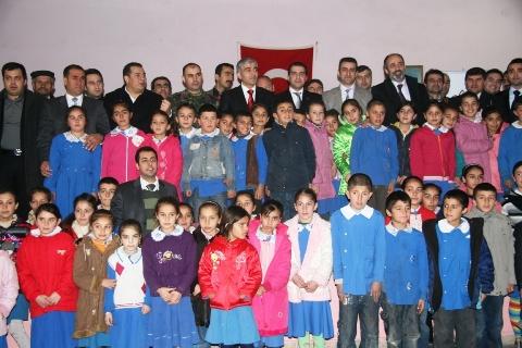 http://4.bp.blogspot.com/_Hjkac1ftqjA/TTxf3FVNmNI/AAAAAAAAb-A/kCO7DiobDHk/s1600/2011_ocak_genc_1.jpg