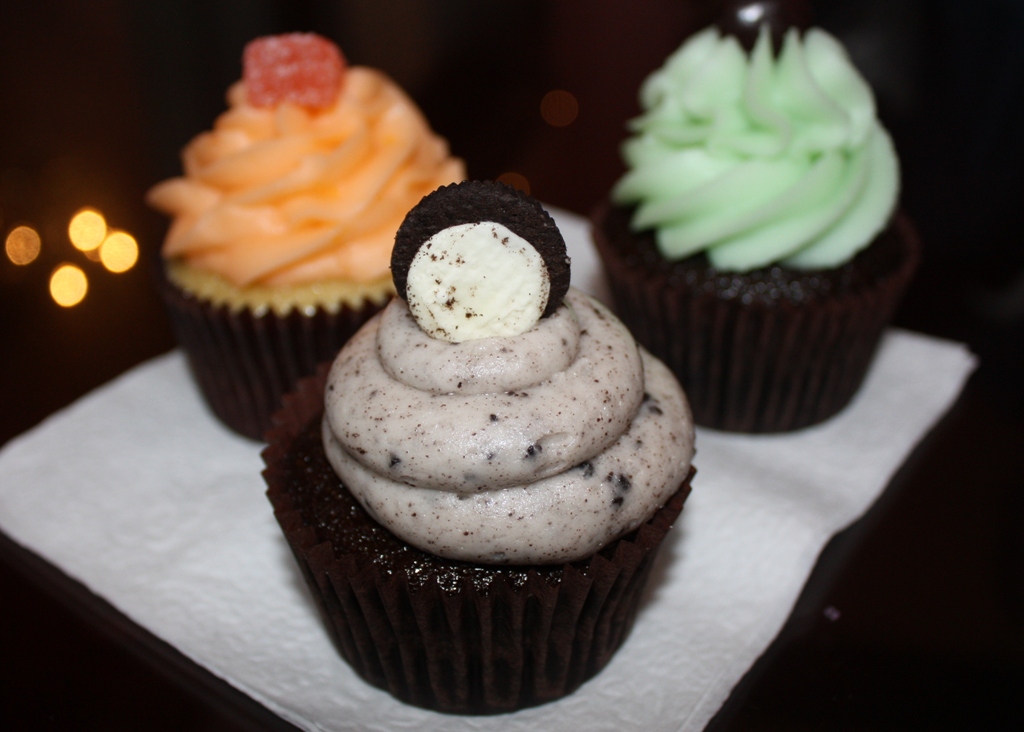 One street... Two cupcake shops! Snohomish, WA