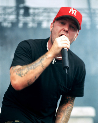 fred durst yankees hat