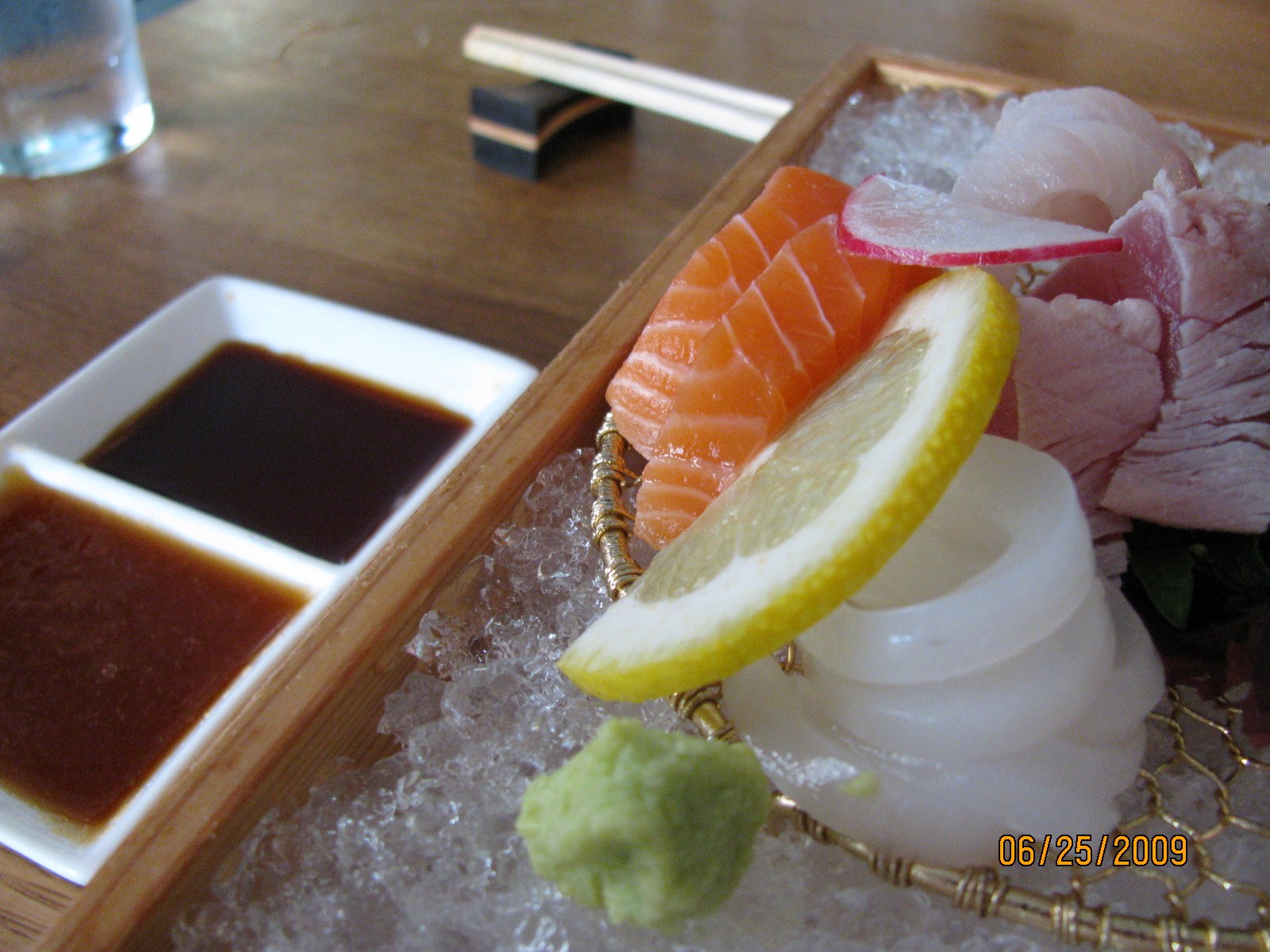 [sush+at+mats.JPG]