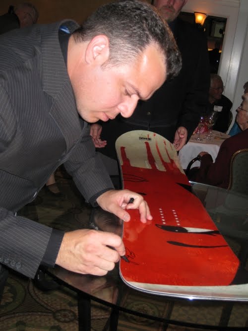 [ART_Edel_Signing.jpg]