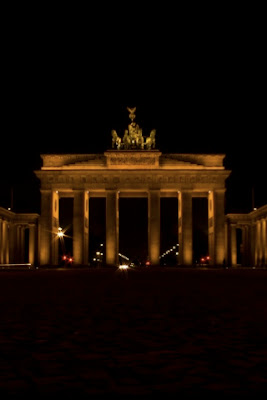 Berlin - Porte de Brandebourg. En fond d'écran pour votre iPhone Berlin - Porte de Brandebourg. En fond d'écran pour votre iPhone